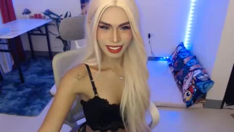 DIVINE ANGEL online show from 02/17/26, 06:21