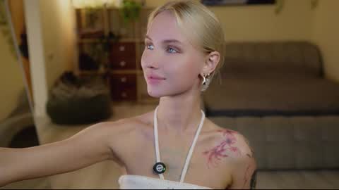 Snapshot of angelic_lovers_ chatting on 09/13/25, 05:02 Gabby online show from 09/13/25, 05:02