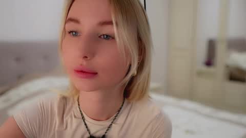 Snapshot of angelic_lovers_ chatting on 12/20/25, 05:42 Gabby online show from 12/20/25, 05:42