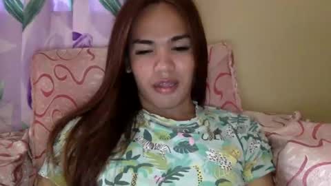 Snapshot of angelic_slutxx chatting on 12/27/24, 02:25 Yhanna online show from 12/27/24, 02:25