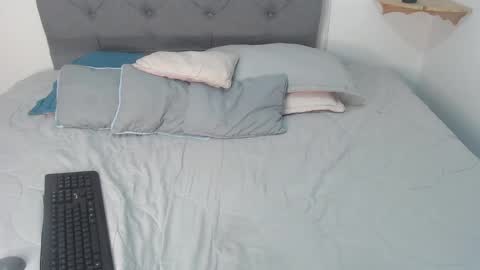 Snapshot of angelica_bouvier chatting on 02/15/25, 06:01 C A L L M E A N G E L online show from 02/15/25, 06:01