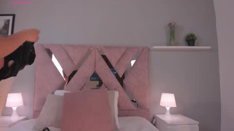 Snapshot of angelica_cross chatting on 02/19/26, 08:05 Angelica Cross online show from 02/19/26, 08:05