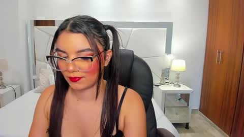 Angelica Moon online show from 05/20/26, 08:15