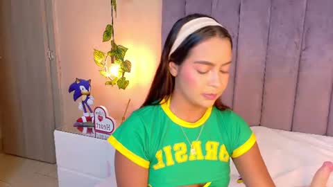 Snapshot of angelicaa_garcia chatting on 06/29/26, 11:21 angelicaa_garcia online show from 06/29/26, 11:21