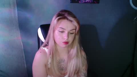 Snapshot of angelicablanch chatting on 09/23/25, 08:12 angelicablanch online show from 09/23/25, 08:12