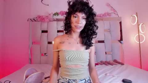Snapshot of angelicahills_ chatting on 06/08/26, 03:01 angelcia online show from 06/08/26, 03:01