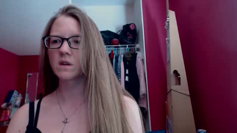 Snapshot of angelicangel3 chatting on 10/27/25, 08:02 AngelicAngel online show from 10/27/25, 08:02