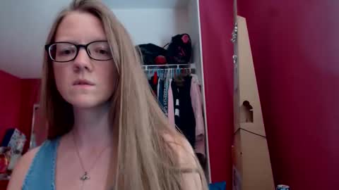 Snapshot of angelicangel3 chatting on 10/31/25, 07:26 AngelicAngel online show from 10/31/25, 07:26