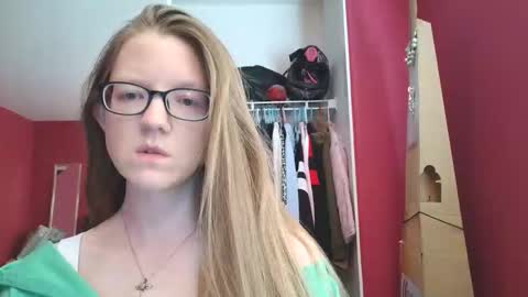 AngelicAngel online show from 04/25/26, 05:43