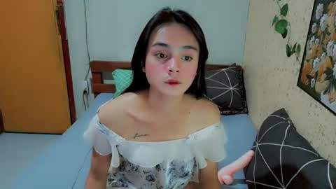Snapshot of angelickath chatting on 05/12/26, 11:18 kath online show from 05/12/26, 11:18