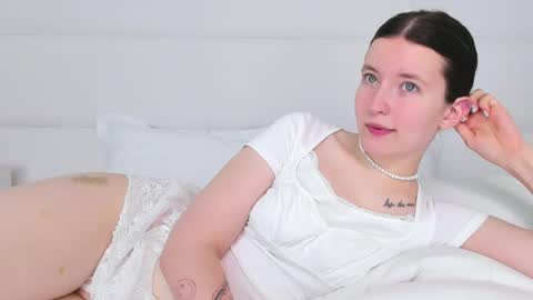 Angelic online show from 02/09/25, 02:49