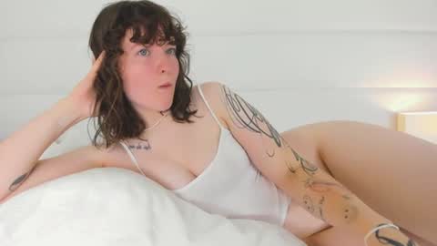 Snapshot of angelicmoon chatting on 07/04/26, 02:29 Angelic online show from 07/04/26, 02:29