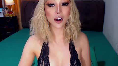 MS. AMALIA online show from 11/17/25, 03:56