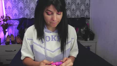 Snapshot of angelika_rouge chatting on 09/09/25, 04:17 Angelika Rouge online show from 09/09/25, 04:17