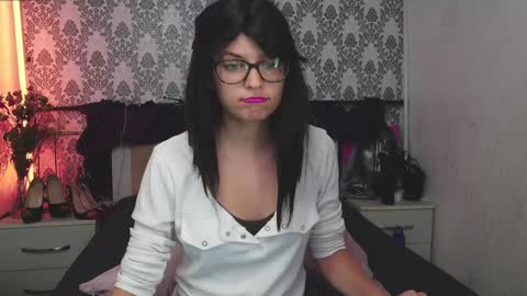 Snapshot of angelika_rouge chatting on 09/10/25, 05:24 Angelika Rouge online show from 09/10/25, 05:24