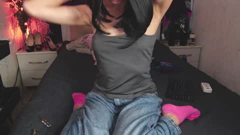 Snapshot of angelika_rouge chatting on 10/30/25, 03:35 Angelika Rouge online show from 10/30/25, 03:35