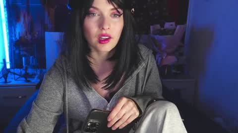 Snapshot of angelika_rouge chatting on 01/08/26, 04:42 Angelika Rouge online show from 01/08/26, 04:42