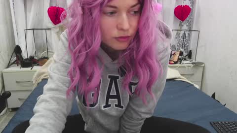 Snapshot of angelika_rouge chatting on 03/01/26, 09:33 Angelika Rouge online show from 03/01/26, 09:33