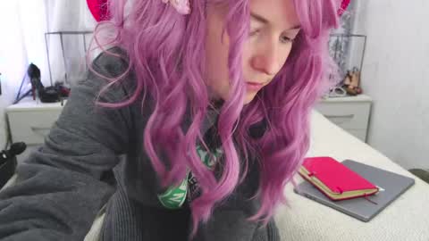 Snapshot of angelika_rouge chatting on 03/03/26, 12:22 Angelika Rouge online show from 03/03/26, 12:22