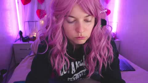 Snapshot of angelika_rouge chatting on 03/06/26, 10:56 Angelika Rouge online show from 03/06/26, 10:56