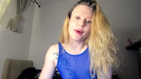 Angelika online show from 12/22/25, 04:37