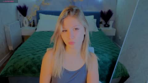 Snapshot of angelina_becker chatting on 05/19/26, 01:00 Angelina online show from 05/19/26, 01:00