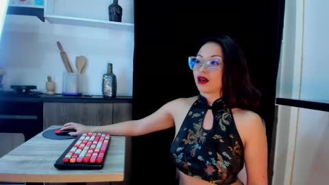 Snapshot of angelinablanc_ chatting on 03/06/25, 11:25 ANGELINA online show from 03/06/25, 11:25