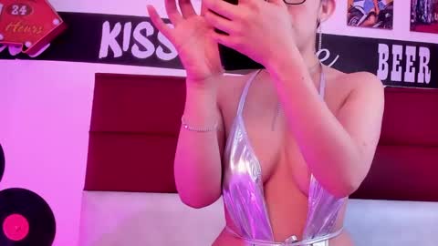 Snapshot of angelinablanc_ chatting on 09/11/25, 11:54 ANGELINA online show from 09/11/25, 11:54
