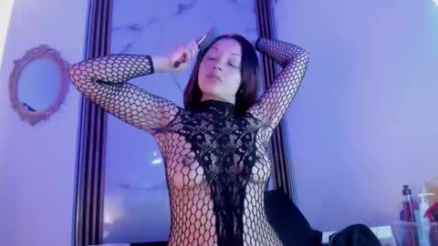 Snapshot of angelinablanc_ chatting on 10/21/25, 11:00 ANGELINA online show from 10/21/25, 11:00
