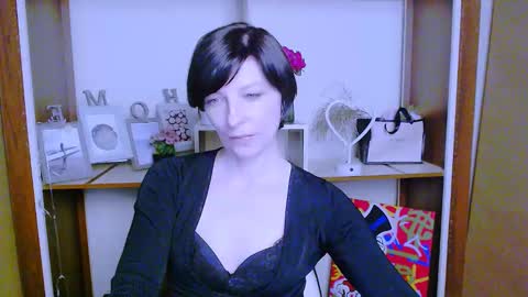 Snapshot of angelinalov_ chatting on 01/28/25, 01:49 Angelina online show from 01/28/25, 01:49