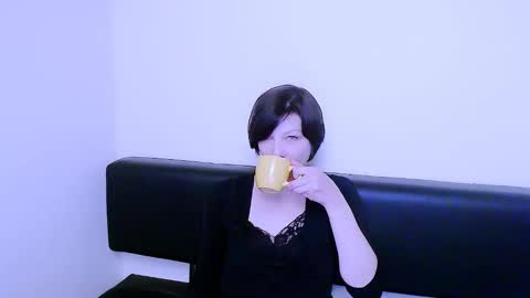 Snapshot of angelinalov_ chatting on 01/29/25, 07:46 Angelina online show from 01/29/25, 07:46