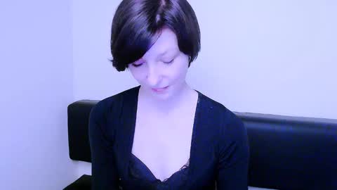 Snapshot of angelinalov_ chatting on 01/29/25, 10:48 Angelina online show from 01/29/25, 10:48