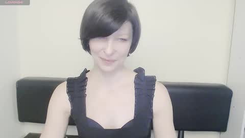 Snapshot of angelinalov_ chatting on 02/12/25, 10:56 Angelina online show from 02/12/25, 10:56