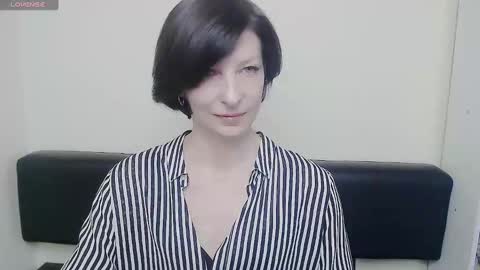 Snapshot of angelinalov_ chatting on 02/24/25, 10:59 Angelina online show from 02/24/25, 10:59