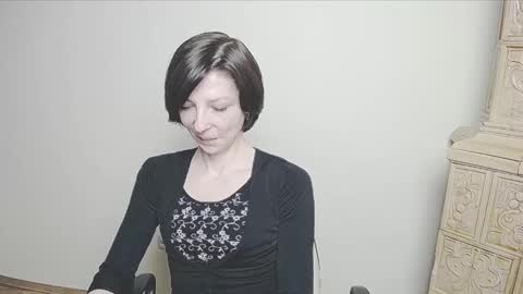 Snapshot of angelinalov_ chatting on 03/04/25, 10:46 Angelina online show from 03/04/25, 10:46