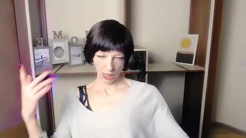 Snapshot of angelinalov_ chatting on 09/24/25, 06:39 Angelina online show from 09/24/25, 06:39