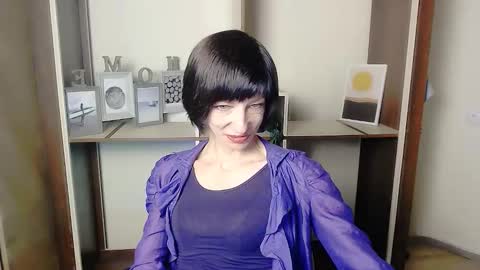 Snapshot of angelinalov_ chatting on 09/25/25, 06:39 Angelina online show from 09/25/25, 06:39