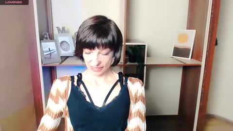Snapshot of angelinalov_ chatting on 10/11/25, 06:56 Angelina online show from 10/11/25, 06:56