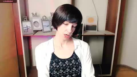 Snapshot of angelinalov_ chatting on 10/14/25, 06:58 Angelina online show from 10/14/25, 06:58