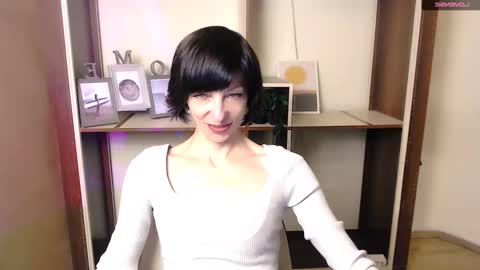 Snapshot of angelinalov_ chatting on 10/24/25, 07:05 Angelina online show from 10/24/25, 07:05