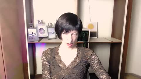 Snapshot of angelinalov_ chatting on 11/10/25, 07:51 Angelina online show from 11/10/25, 07:51