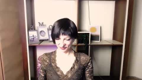 Snapshot of angelinalov_ chatting on 11/21/25, 06:45 Angelina online show from 11/21/25, 06:45