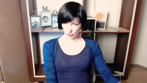 Snapshot of angelinalov_ chatting on 12/16/25, 07:02 Angelina online show from 12/16/25, 07:02