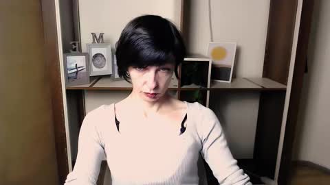 Snapshot of angelinalov_ chatting on 12/17/25, 06:41 Angelina online show from 12/17/25, 06:41