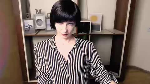 Angelina online show from 12/22/25, 08:00