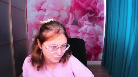 AngelinaLow online show from 09/16/25, 11:33