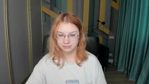 AngelinaLow online show from 12/22/25, 12:24