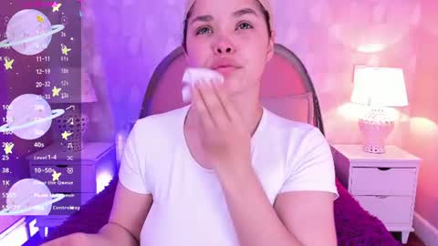 Snapshot of angeline__cute chatting on 07/10/26, 12:19 angeline online show from 07/10/26, 12:19