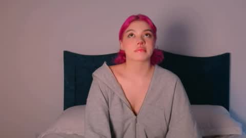 Angelinhaa  online show from 11/21/25, 05:11