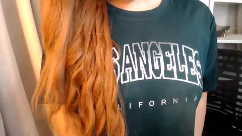 Snapshot of angelinnaxxx chatting on 05/10/26, 08:14 Anglina online show from 05/10/26, 08:14